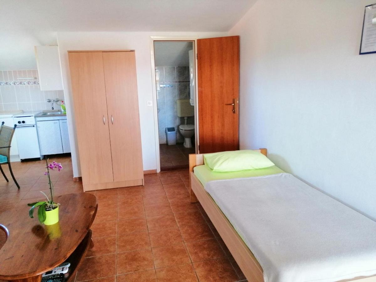 Apartments Brkovic Sukosan Bagian luar foto