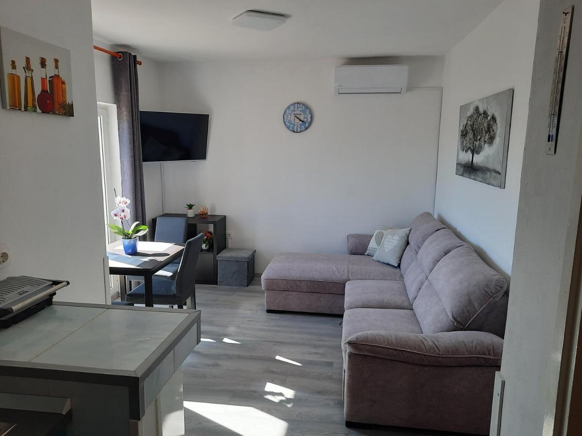 Apartments Brkovic Sukosan Bagian luar foto