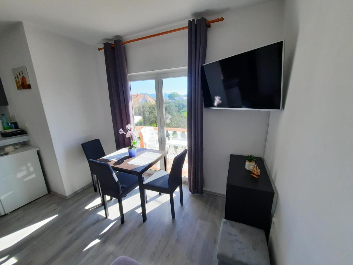 Apartments Brkovic Sukosan Bagian luar foto