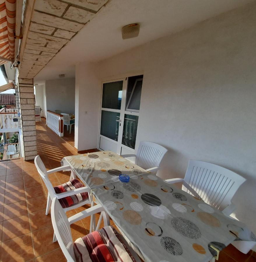 Apartments Brkovic Sukosan Bagian luar foto