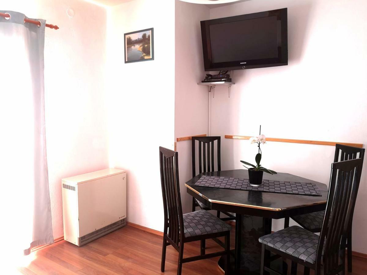 Apartments Brkovic Sukosan Bagian luar foto